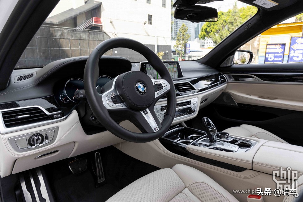 新款宝马m760liv12曜影特别版,宝马的v12