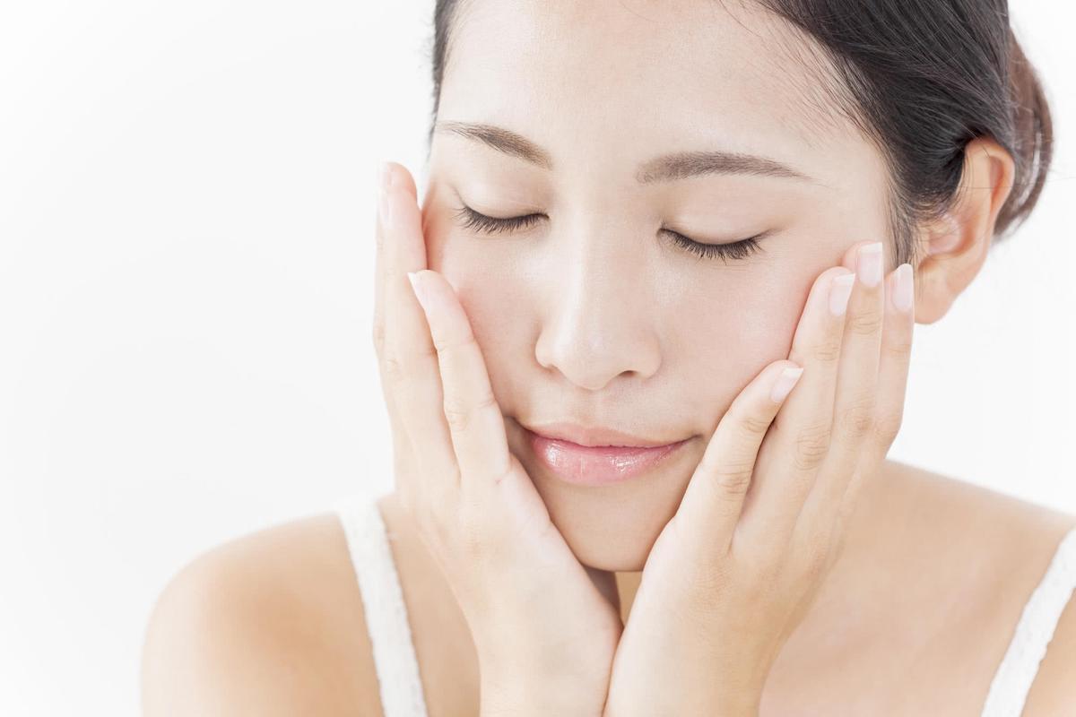 夏天用什么敷面膜,使用黑科技美白面膜