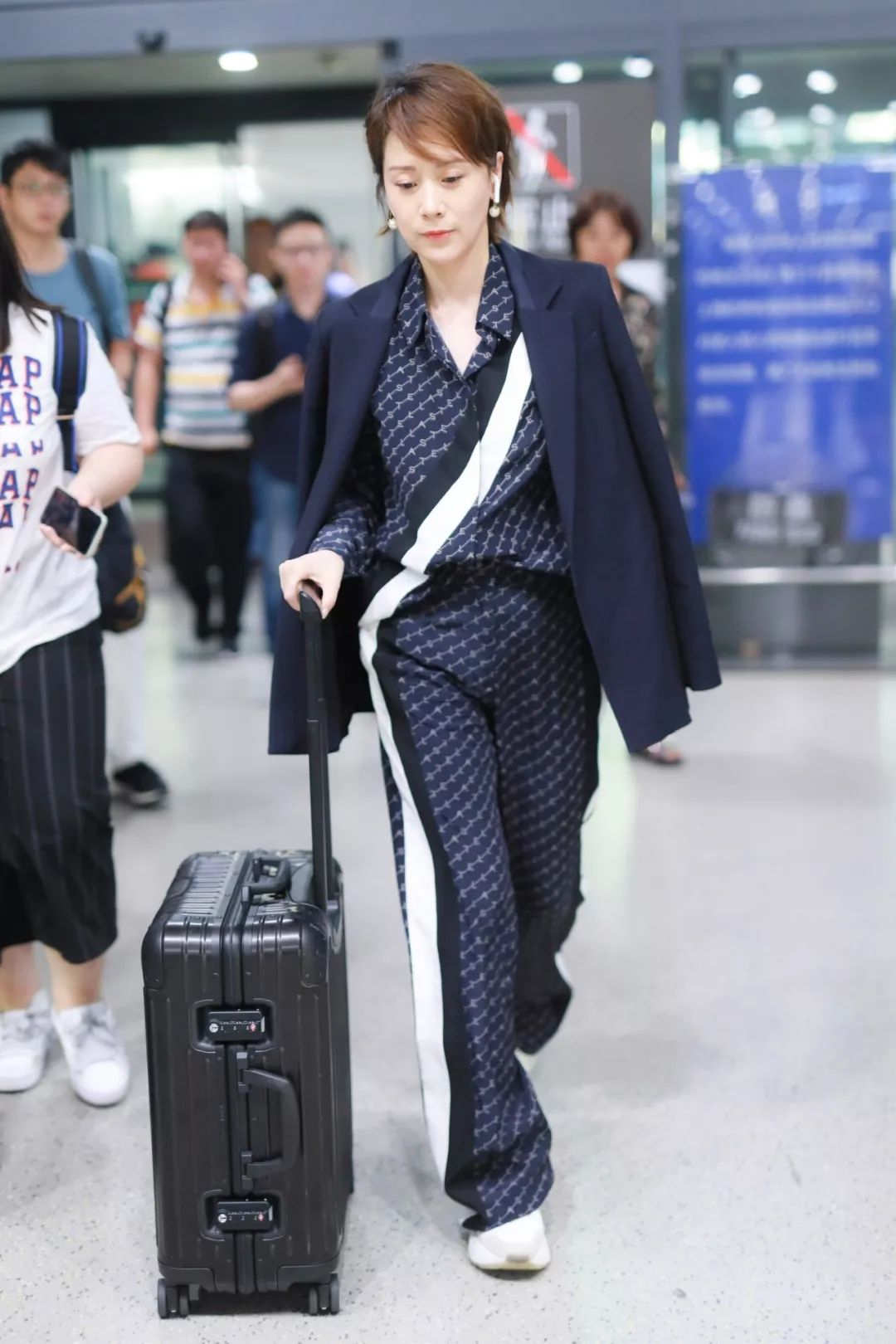 女明星夏季清爽干净穿搭,女明星穿着很清新