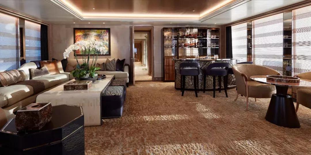 最豪华游艇别墅,一艘超级游艇多少钱