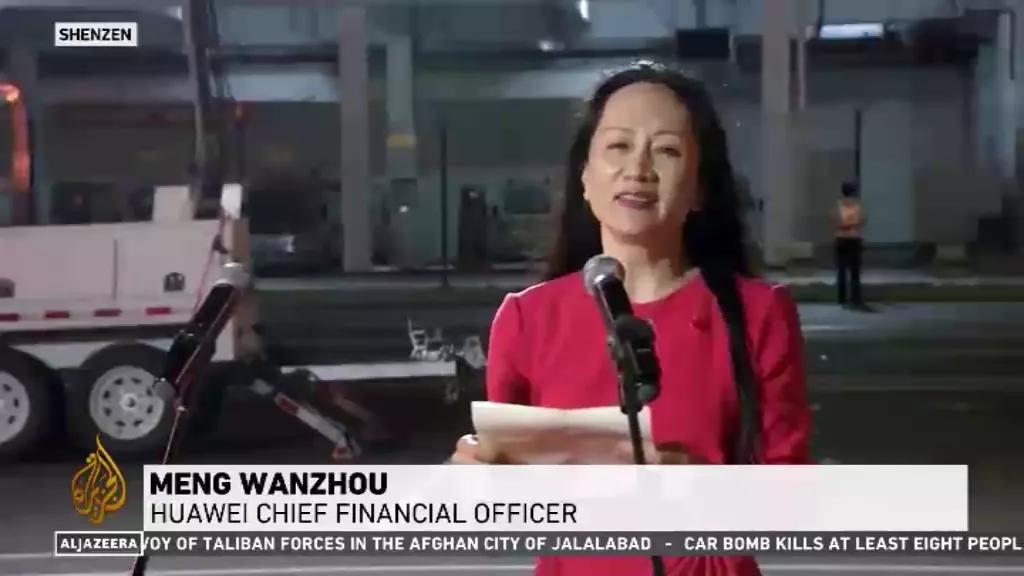 港媒评孟晚舟回国直播现场,孟晚舟回国视频获4亿赞