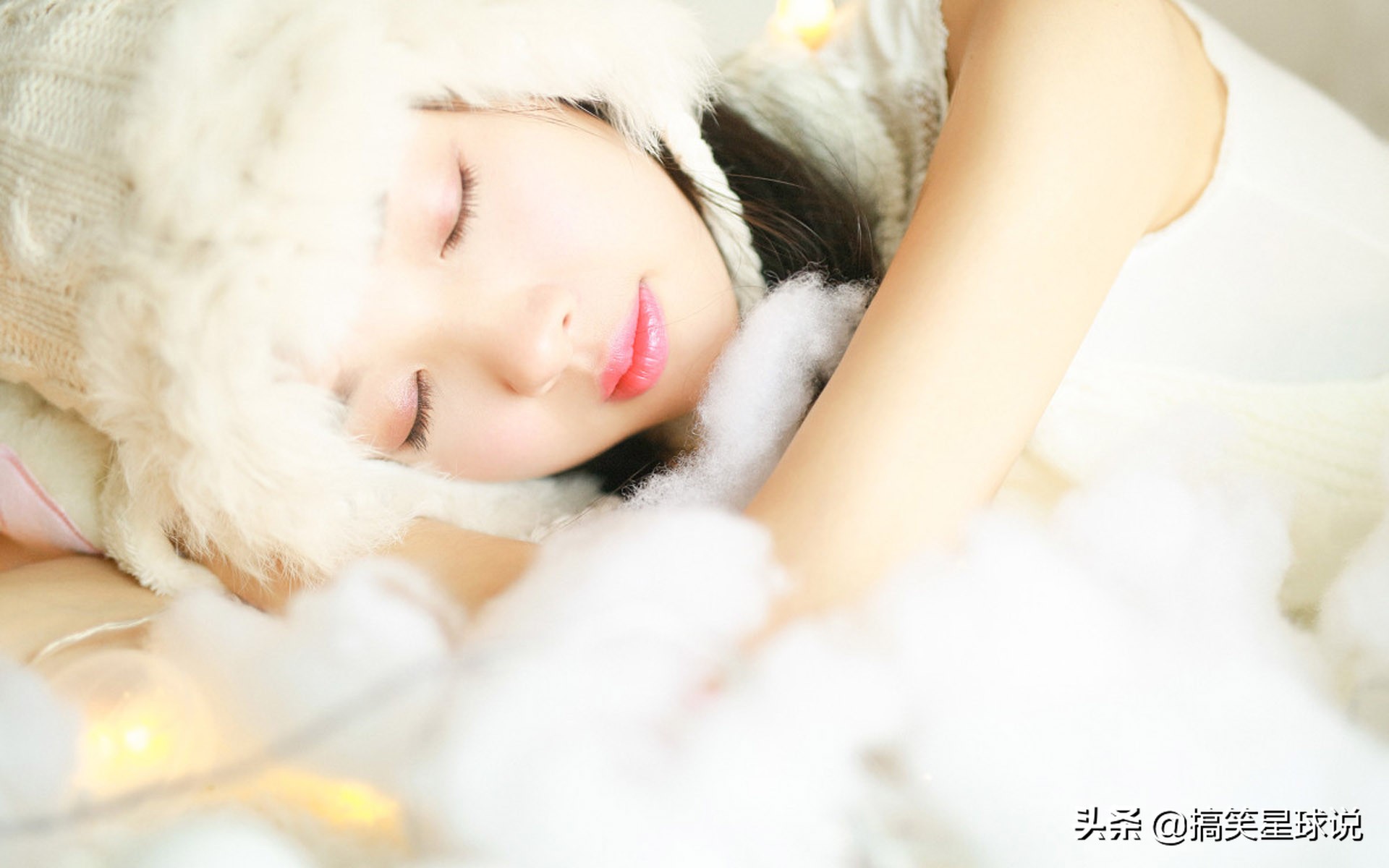 跟女票在外面玩，已经很晚了，心中不由有些别的想法，走过铁路桥