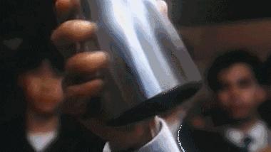 周润发介绍梁家辉赌圣搞笑片段,发哥梁家辉赌神经典片段