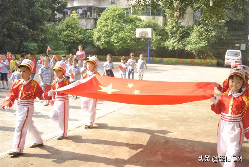 爱国主义教育从娃娃抓起,爱国主义情怀从小抓起从小培养