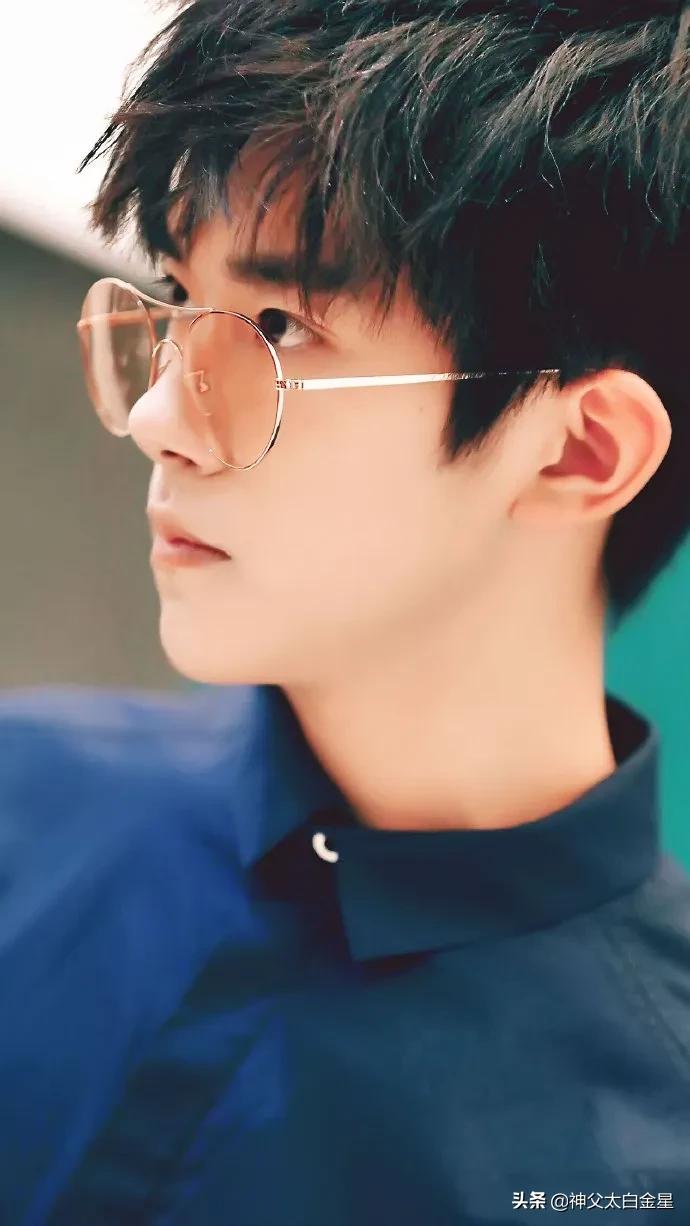 超帅易烊千玺动态壁纸,易烊千玺肖战谁帅