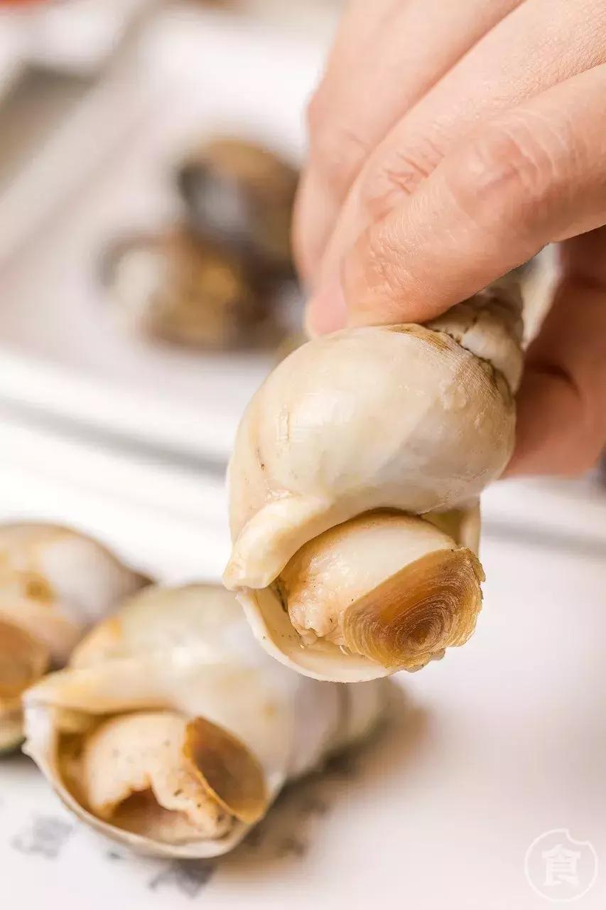 桥东爆出一锅「豪华花胶鸡」排队也要吃！还藏着一个海鲜市集