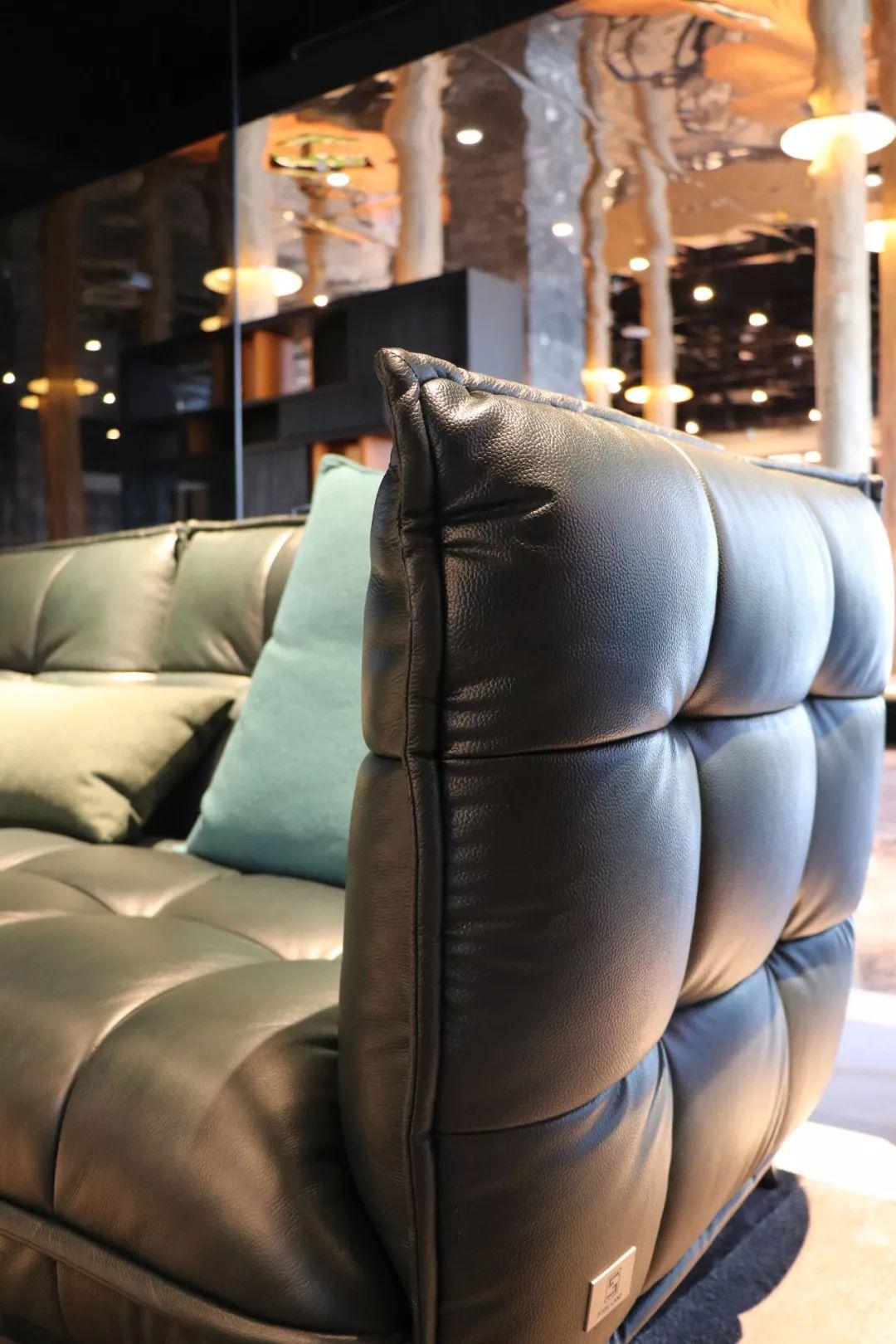 斯帝罗兰沙发极简风,斯帝罗兰哪款沙发最推荐