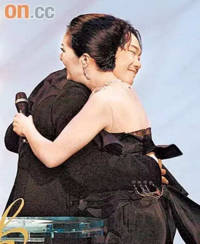 不是天后胜过天后的杨千嬅，歌曲传唱度比其她任何天后都广