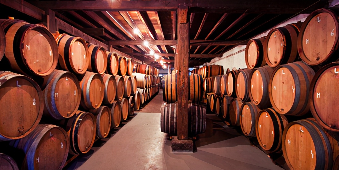 舌尖上的乡愁红酒,5个步骤教你正确品尝一款红酒