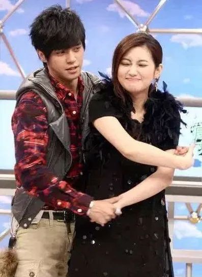 泳池派对罗志祥完整视频,泳池轰趴罗志祥