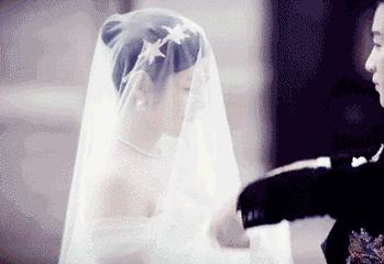 只能是白色？怎么清洗保存？另一种视角看婚纱|张小玉