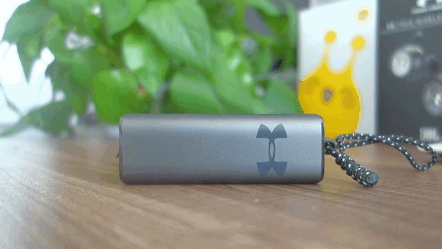 jbl与安德玛联名耳机隐藏功能,jbl安德玛联名耳机和airpods