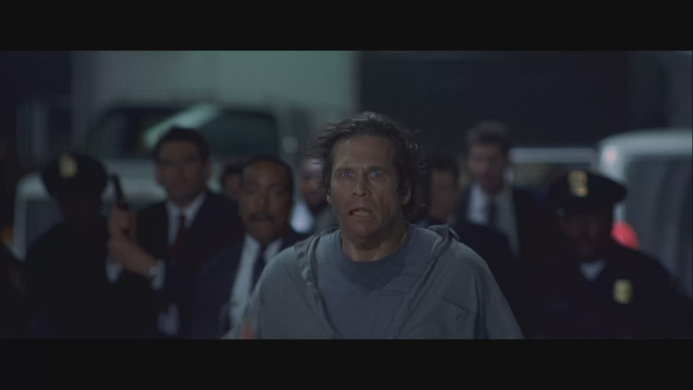 肖申克的救赎男主坐在屋顶的图片,肖申克的救赎男主妻子是谁杀的