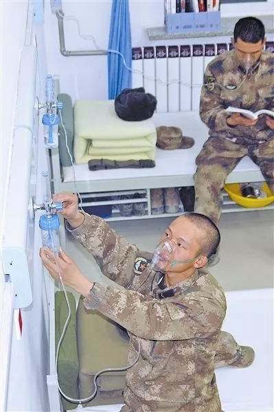 吴京被国家移民管理局纠错!其实,这些哨所也在海拔5000米之上……