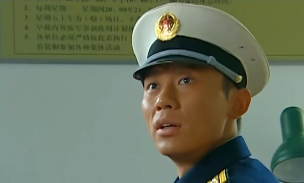 小说士兵突击伍六一最后的结局,士兵突击中伍六一和史今结局如何