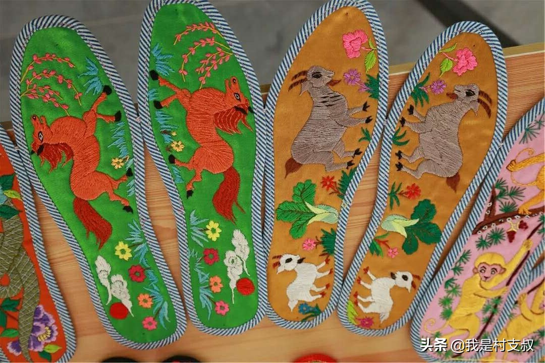 绣花鞋垫采用的是什么绣,手工鞋垫绣花自己绣带线的