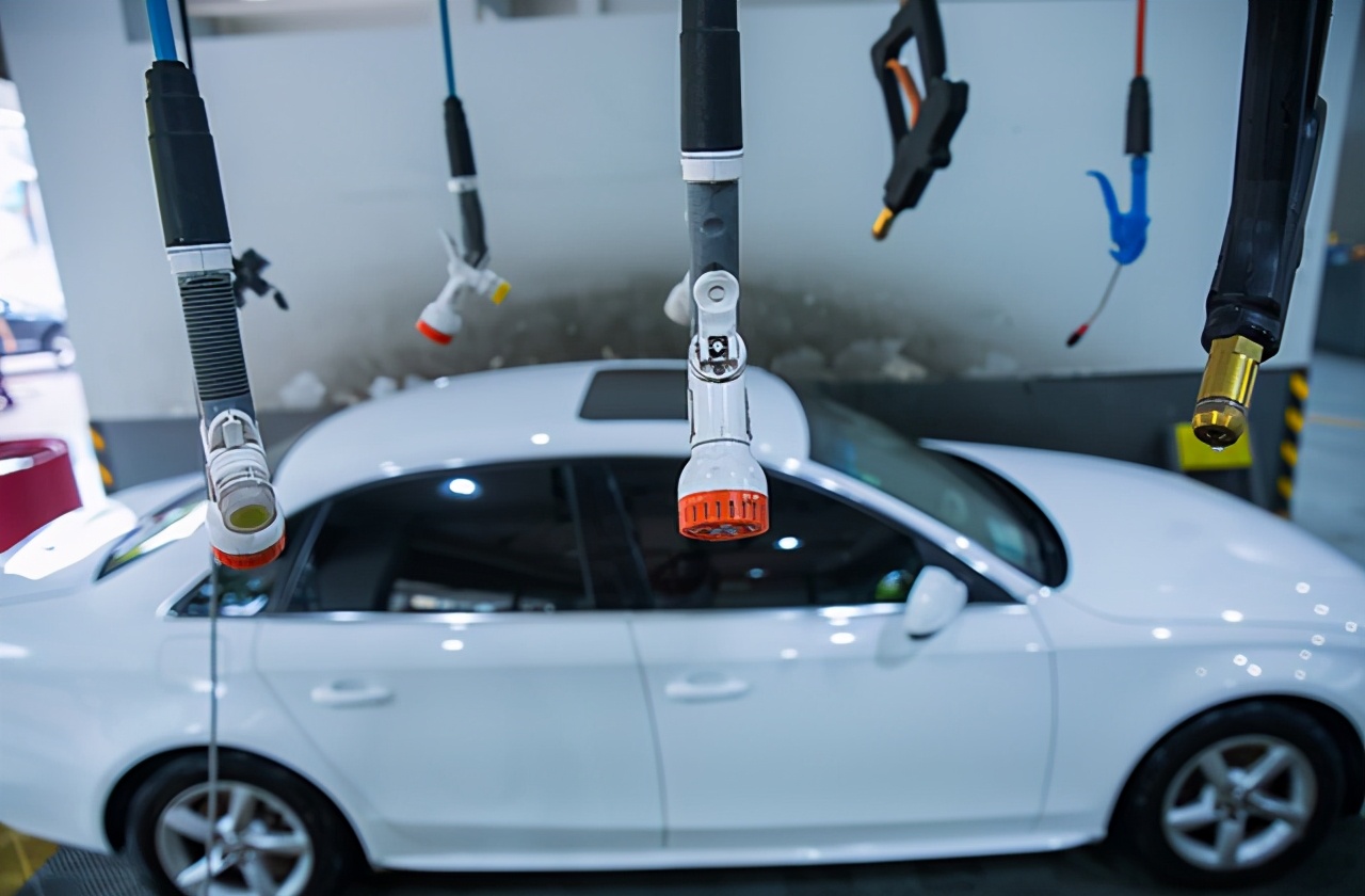 汽车贴膜什么颜色好,汽车玻璃贴膜详细步骤图解