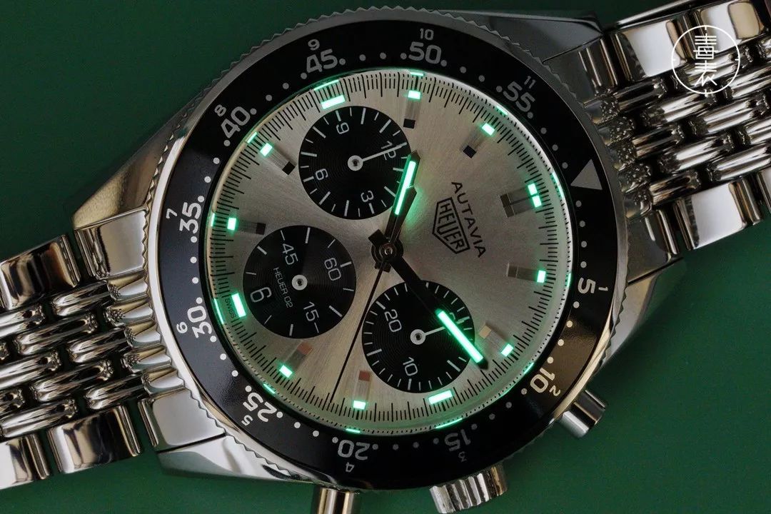 豪雅carrera手表,泰格豪雅autavia青铜表