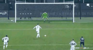 c罗进点球拉莫斯庆祝,c罗经典点球2018