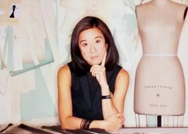 71岁百亿富翁,280亿富婆长得像17岁女孩