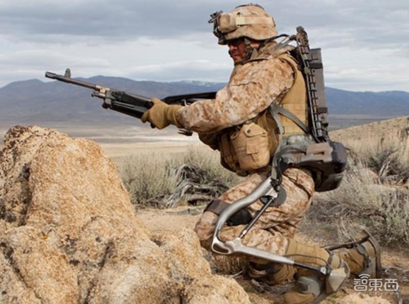 一个人背100斤外卖上楼不叫事,人工智能机器人送餐视频