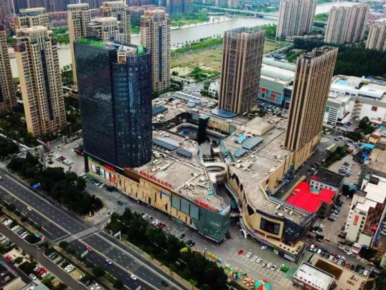 江苏又一老牌商场“走向倒闭”，曾经热闹非凡，如今商场十分萧条