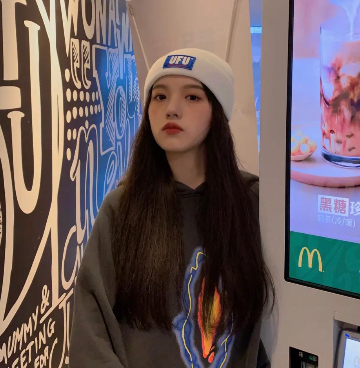 7顶帽子的搭配,7字母帽子大帽檐