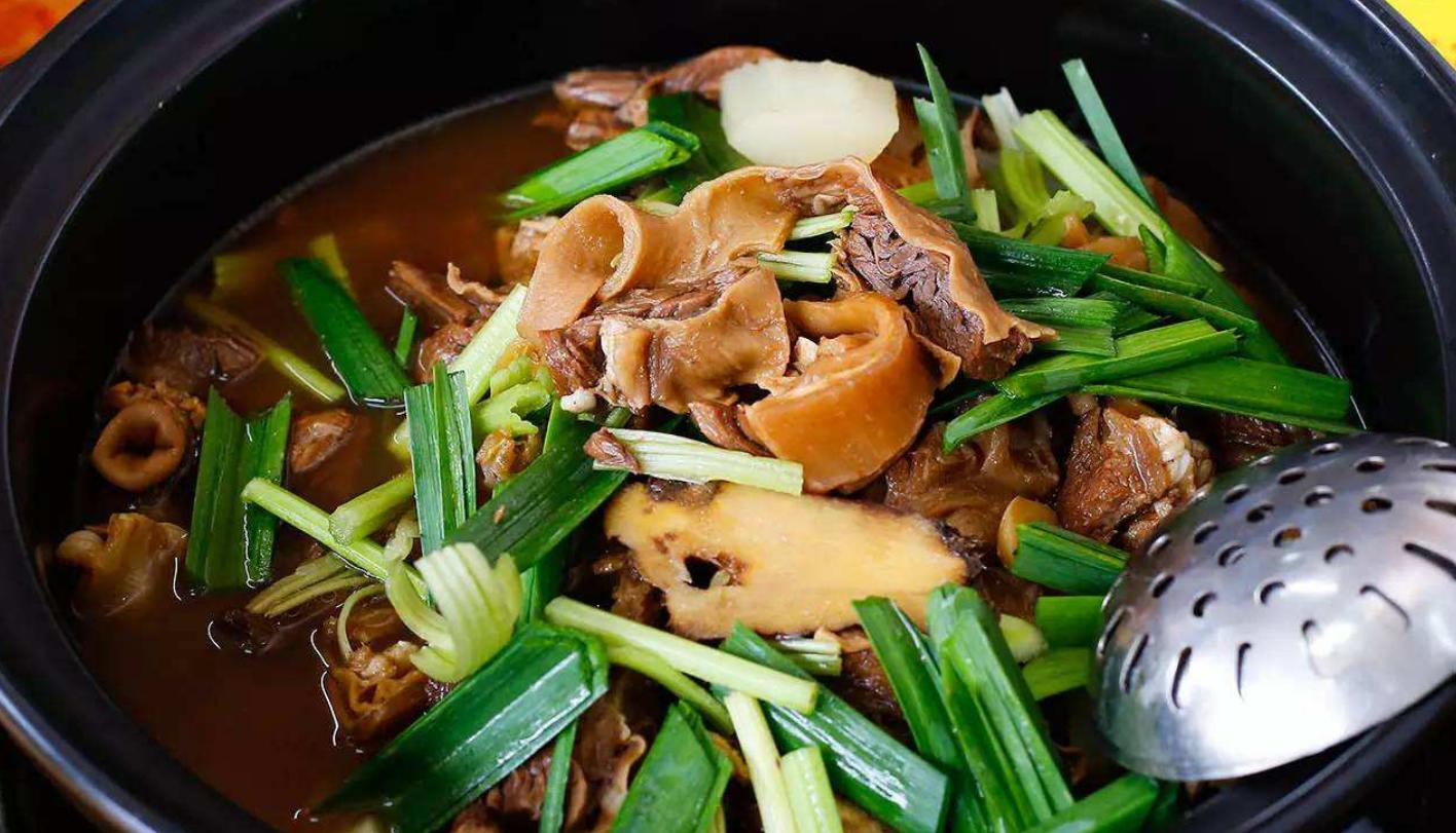 坛焖牛腩牛杂超下饭,牛杂炖土豆的做法味道浓香贼下饭