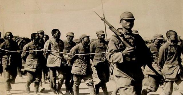 日军泯灭人性的酷刑:铁丝穿*体下**、穿火背心、口吞火炭,变态至极