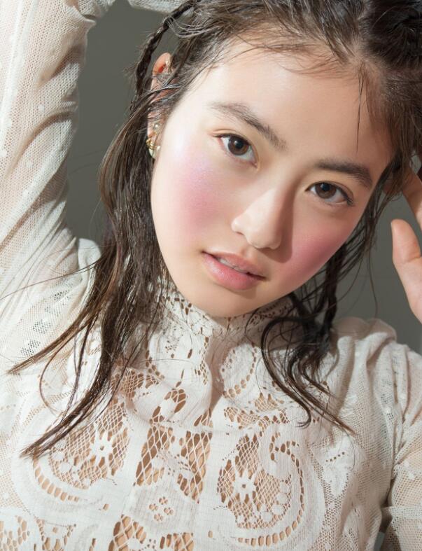 日本高中生女生的颜值,人畜无害的长相的女生