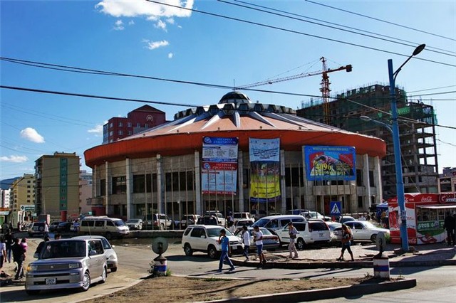 真实的蒙古人情况:扎堆去首都,买不起房子,就住在蒙古包里