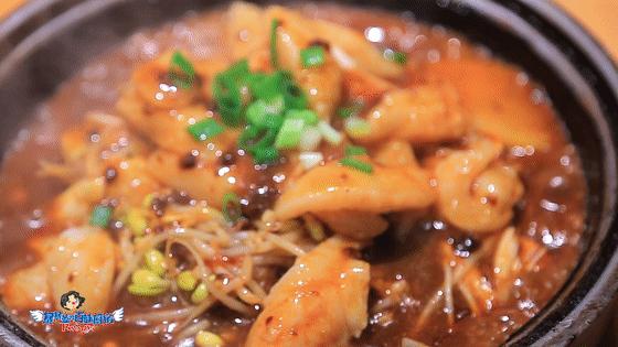 一到饭点店里就坐满了人,一到饭点全是食客