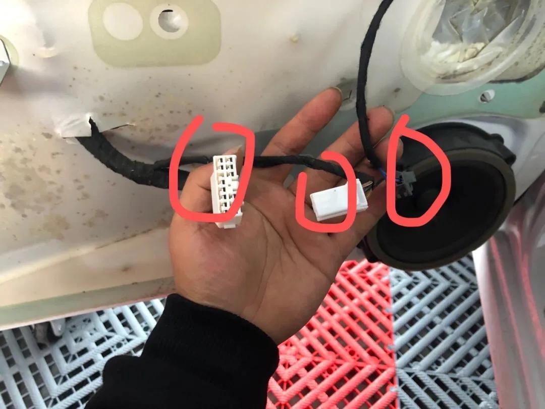 行车中车门打开的危险,行驶中门打开危险