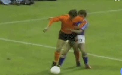 各足球球星招牌动作,足球球星们的招牌技能