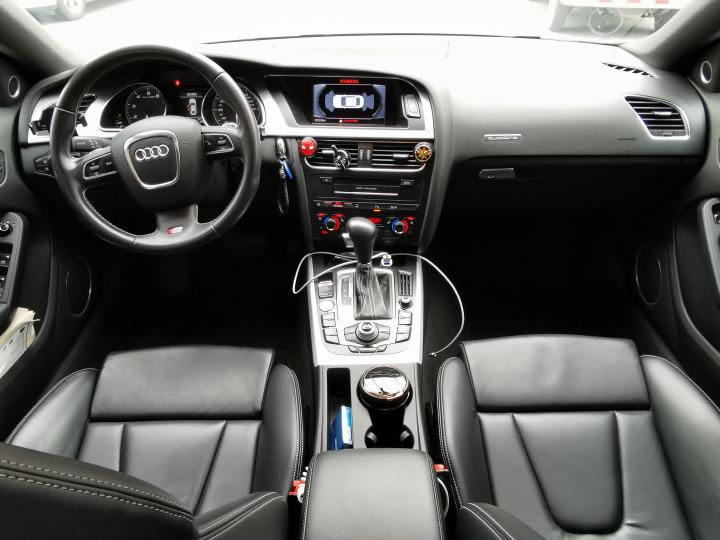 奥迪s52012款s53.0tcoupe,二手奥迪s5双门版