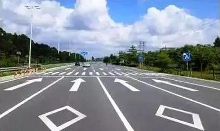 交警提醒这5种标线请铭记于心,马路上这几种标线代表啥意思