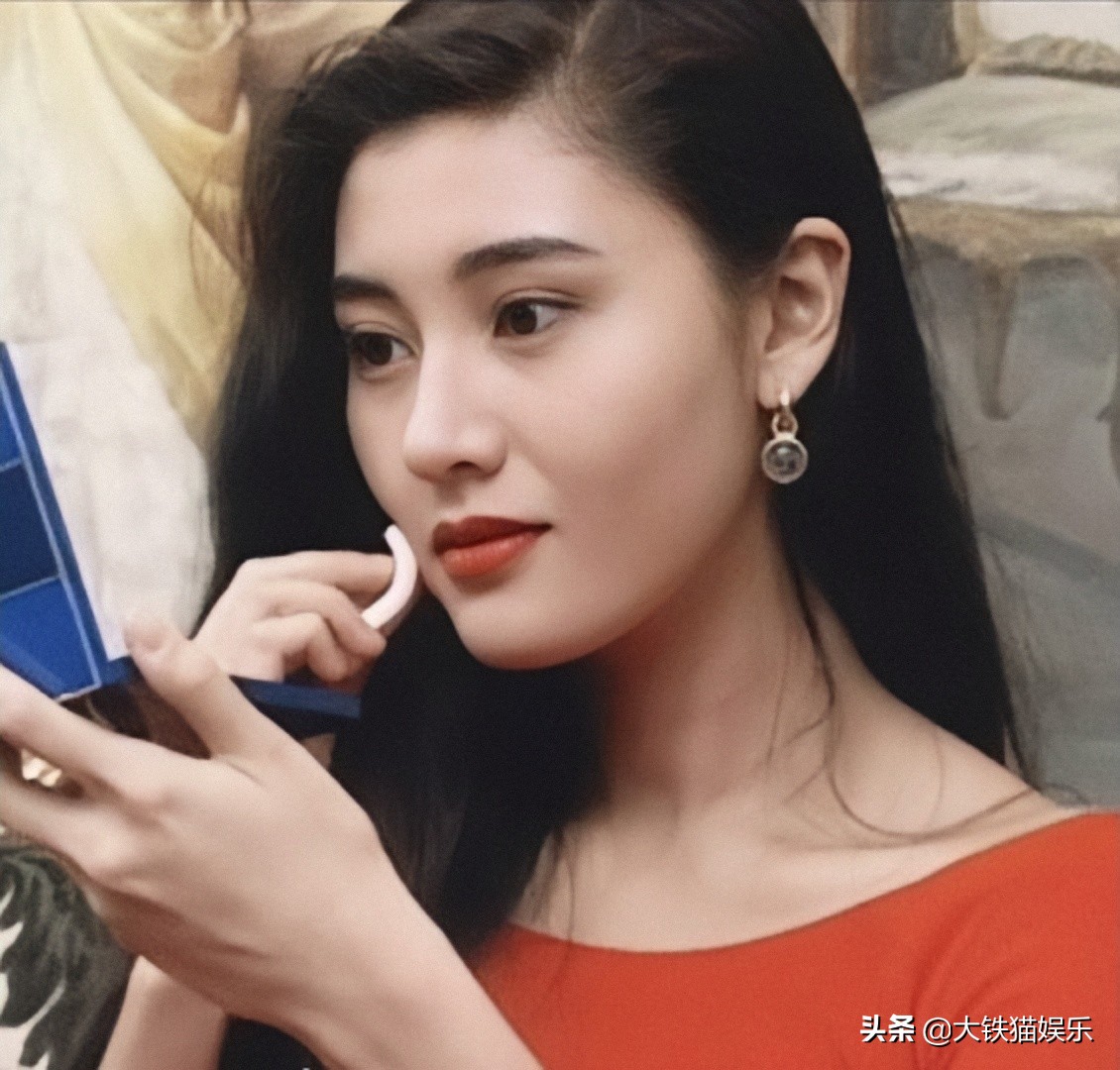 9位老牌女星今昔颜值对比,年轻时颜值惊艳的15位女星