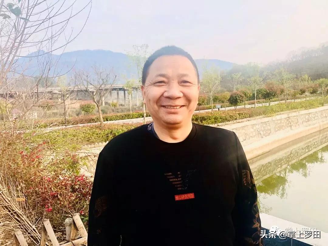 他们的付出值得铭记,他们的身影我们应该永远铭记