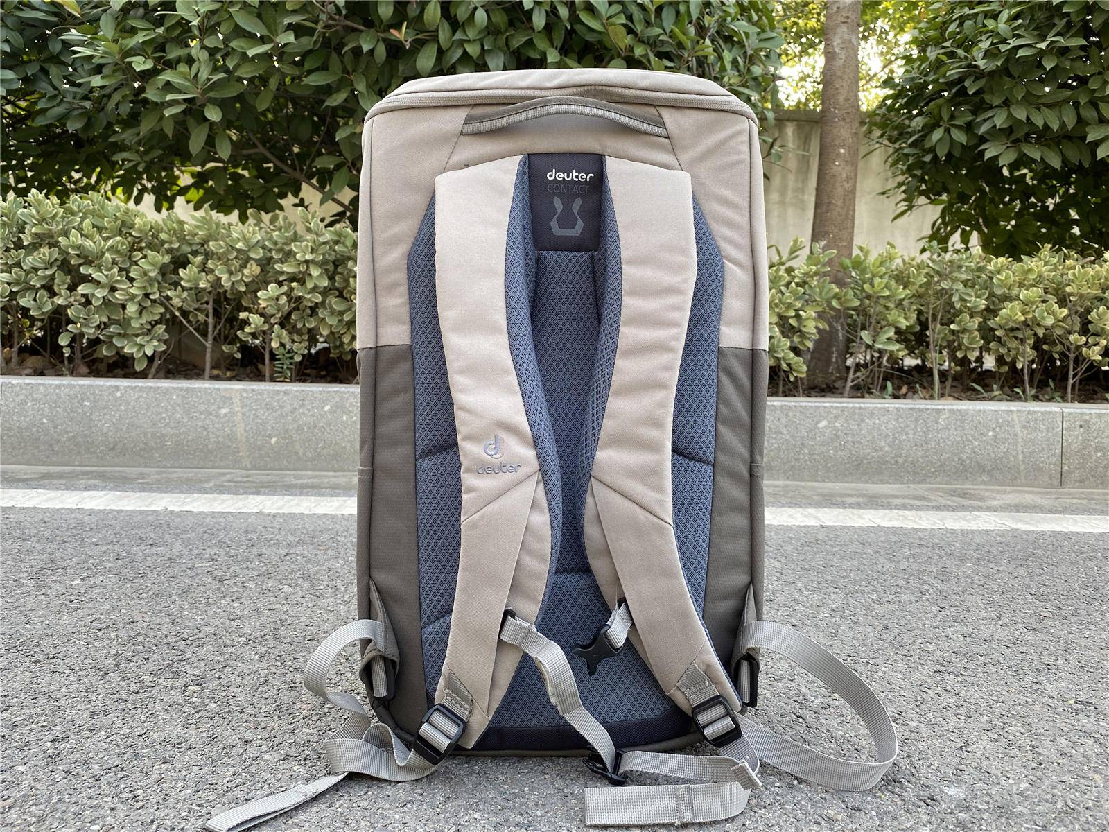 既好看又能装的包包,又好看又能装带夹层的包包推荐