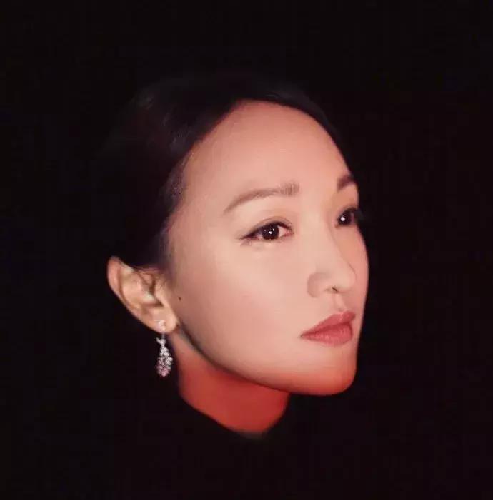 42岁周迅现在怎么样了,42岁周迅为什么突然老了