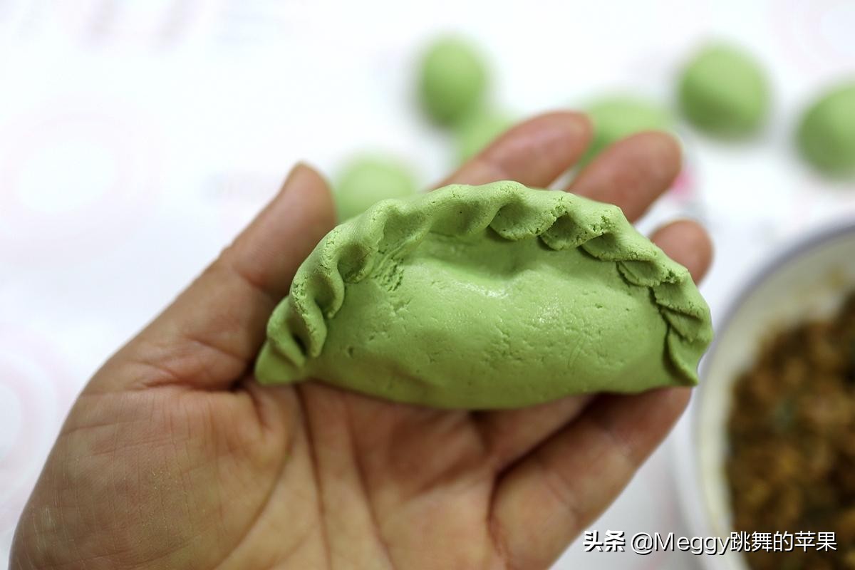 自己磨米粉做青团,做青团一斤半糯米粉加半斤粘米粉