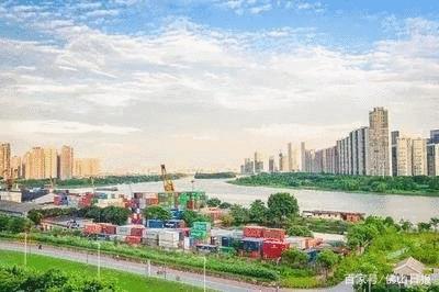 佛山新港码头搬迁新址,佛山港龙滨江楼盘停工了吗