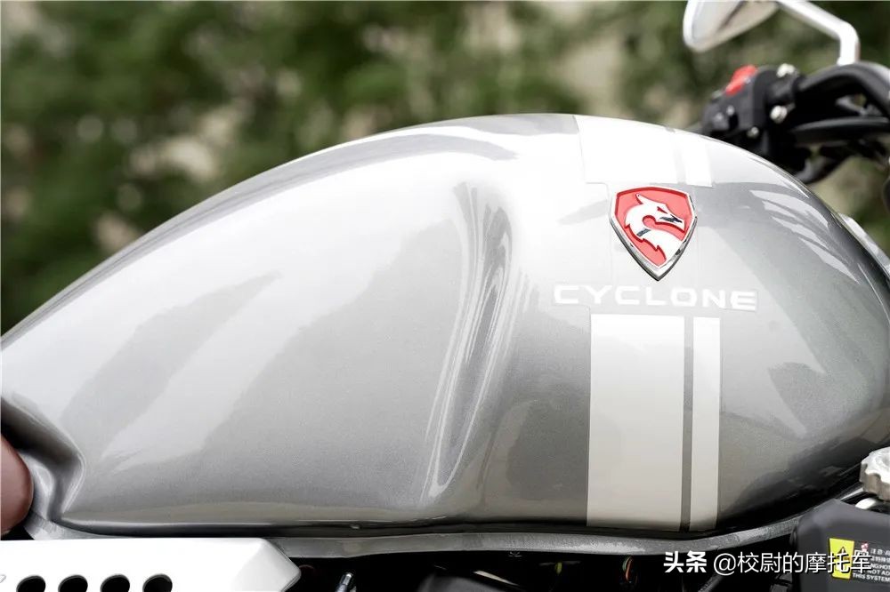 赛科龙re3英伦复古车,赛科龙复古re32020款