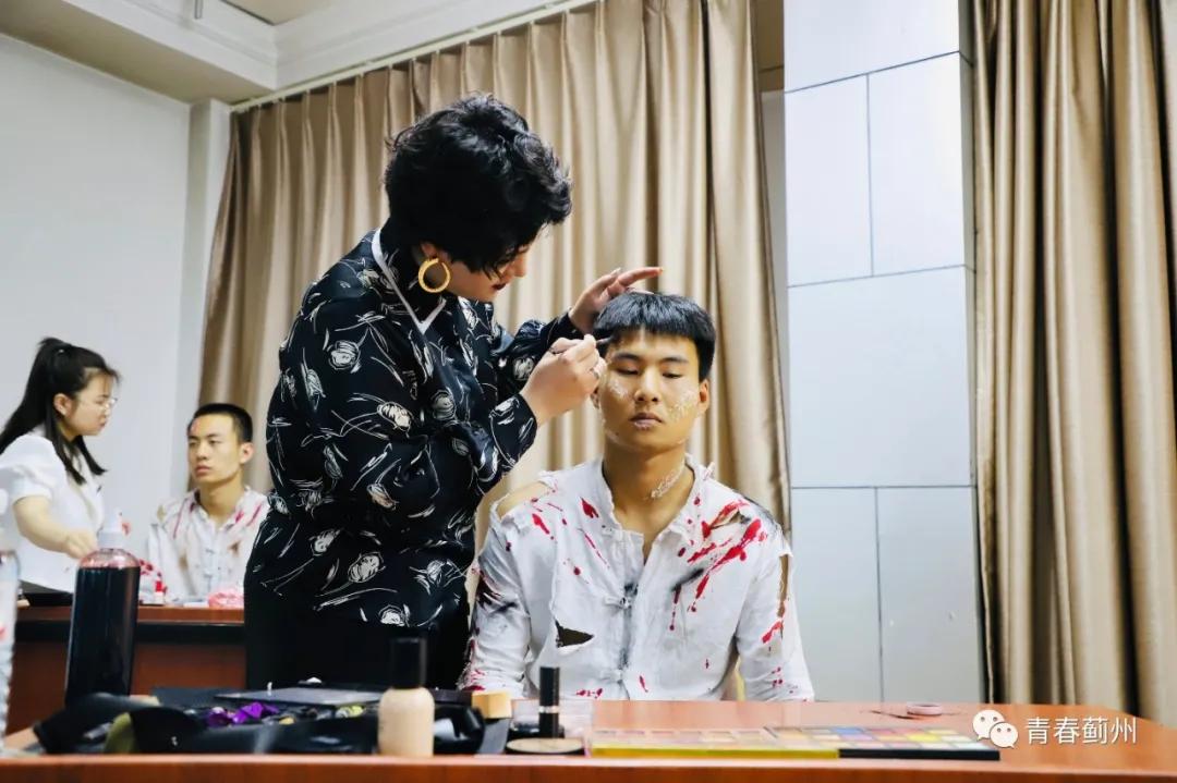 穿越怎么装备头饰,穿越的话带什么比较好