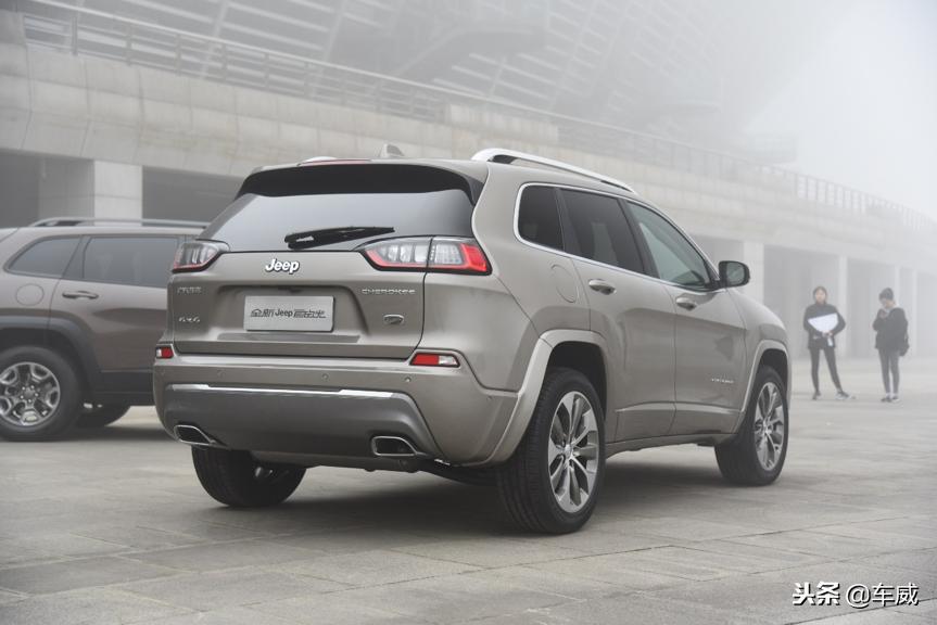 jeep自由光2.0l动力,全新的jeep自由光首要任务