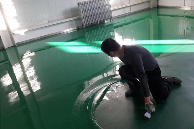 做完水泥地面后几天能做自流平,水泥地面找平和水泥自流平的区别