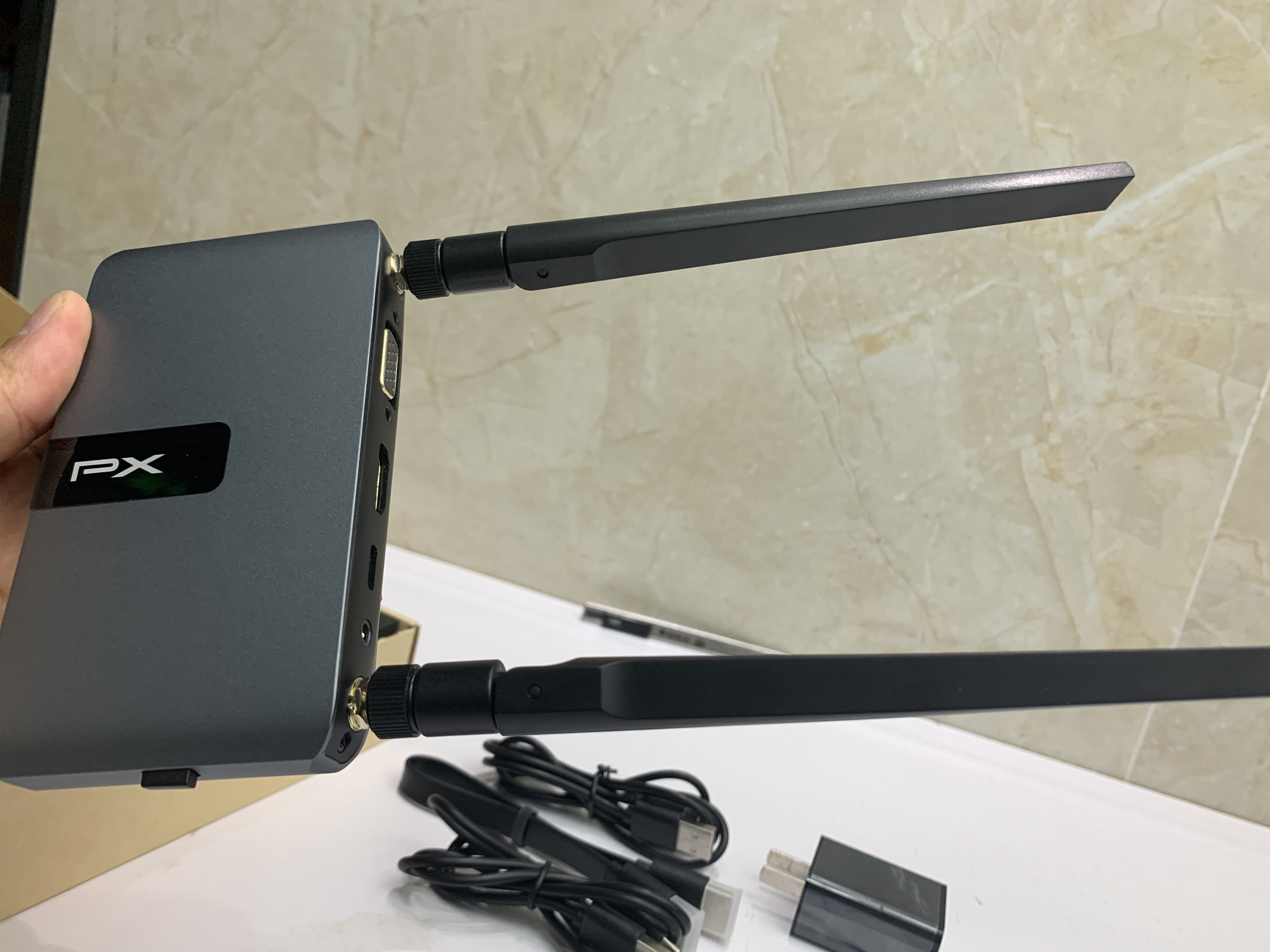 hdmi转vga线如何连接投影仪,投影仪可以不用hdmi线无线连接吗