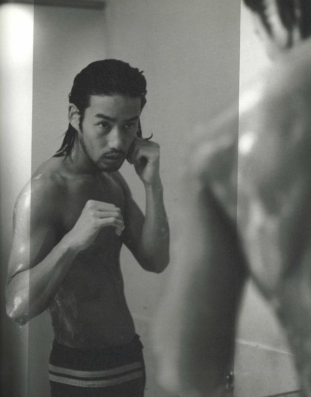 日本男人最想拥有的脸！性感神颜秒杀鲜肉，冻龄大帅哥竟单身