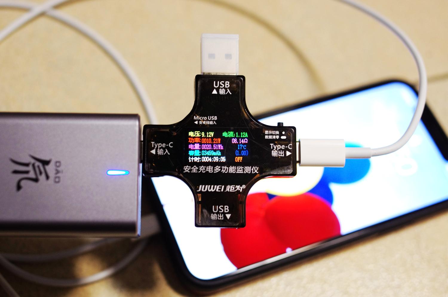 或许比原厂还要好一些：我的iPhone12的“高冷”配件们