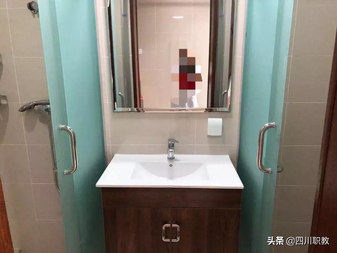 川大宿舍是几人一间,川大一寝室12人全部读研